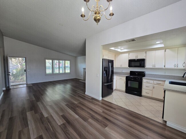 Photo - 2835 La Vida Dr