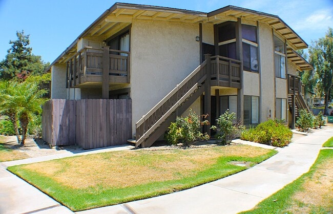 Building Photo - 1 bedroom Meadow Lane Condo available for ...
