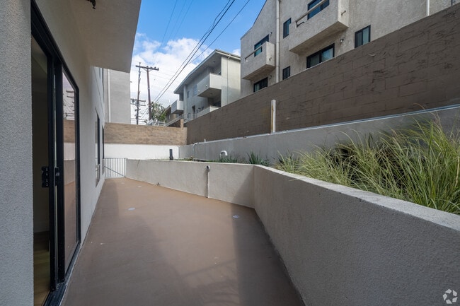 Photo - The Overland 16