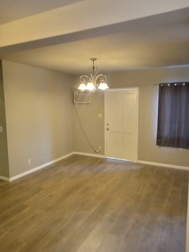 Photo - 11619 Archwood St Unit 11619