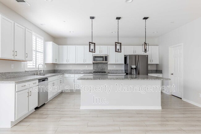 Photo - 34065 Helenium St