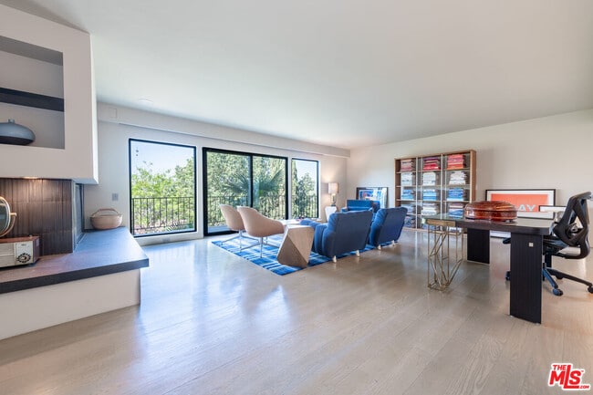 Photo - 1860 Lucile Ave