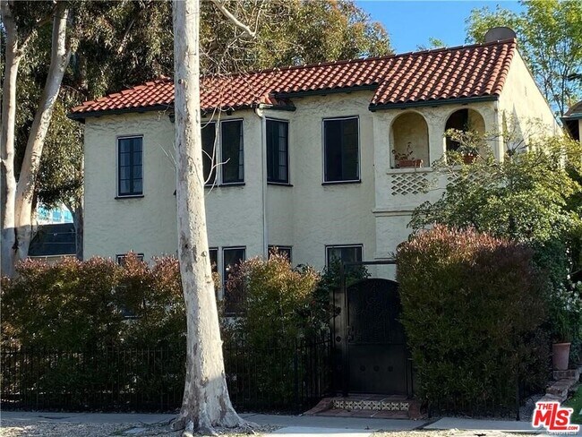 Photo - 601 Sweetzer Ave Unit B