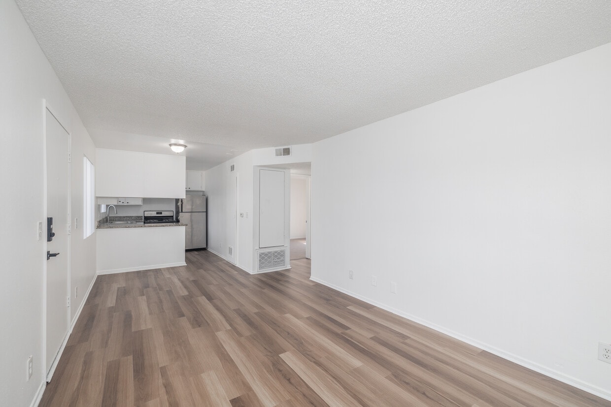 3D Tour - 2216-2218 Court St. Apartments