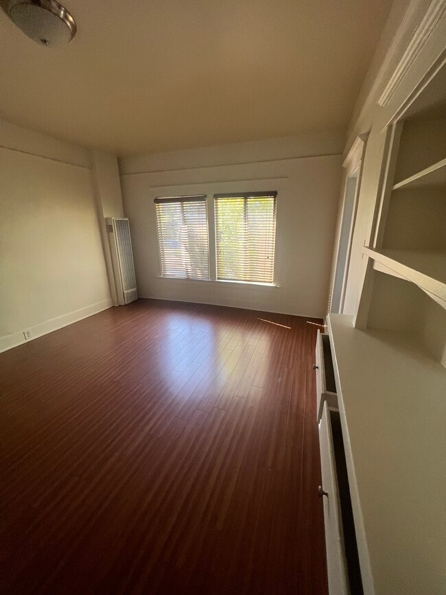 Photo - 201 Toluca N St Unit 6