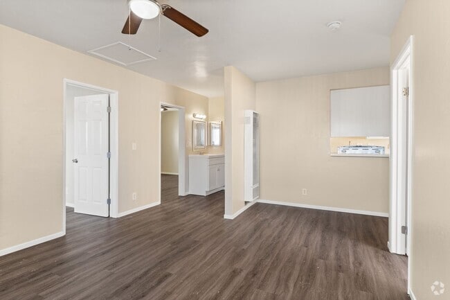 Building Photo - 811 Gardenia Ave Rental