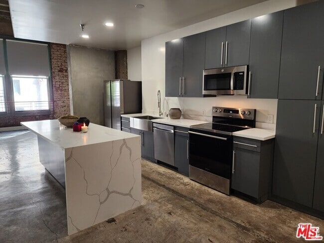 Building Photo - 711 S Olive St Unit 309 Rental