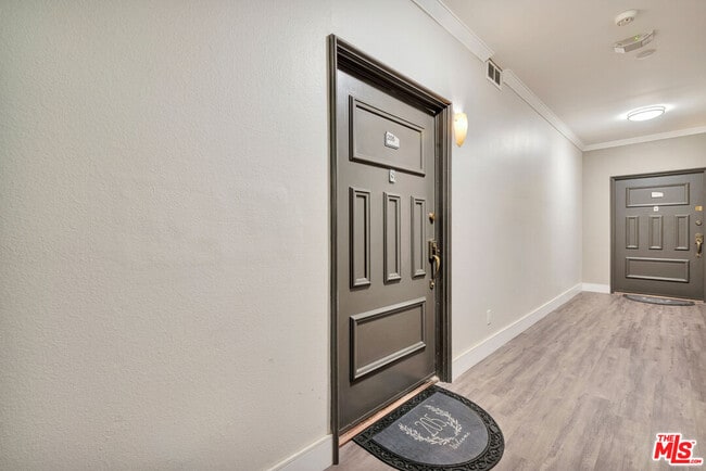 Photo - 1727 S Bentley Ave Unit 205