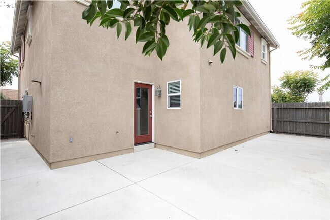 Photo - 1425 Crown Cir