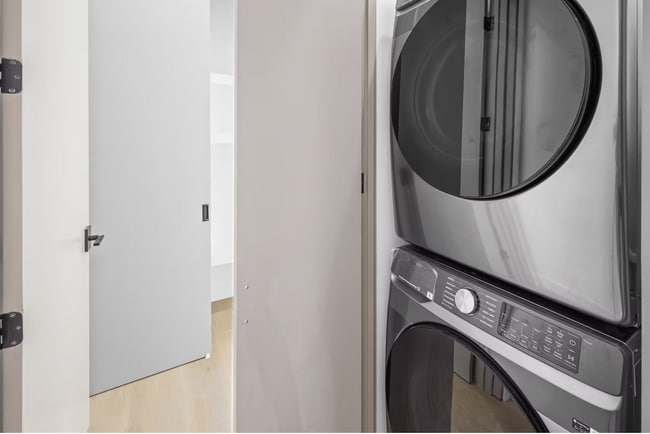 Photo - 11010 Hortense St