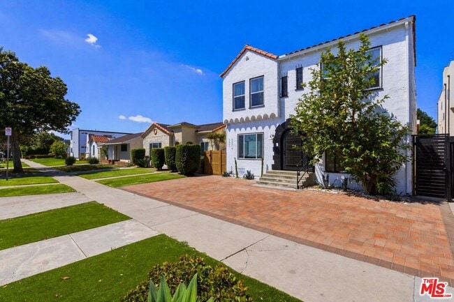 Photo - 3429 Edgehill Dr Unit 1