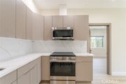 Photo - 11120 Emelita St