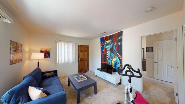 Building Photo - 1102 W 29th St