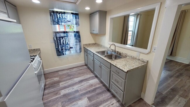 Photo - g7705 Unit 05