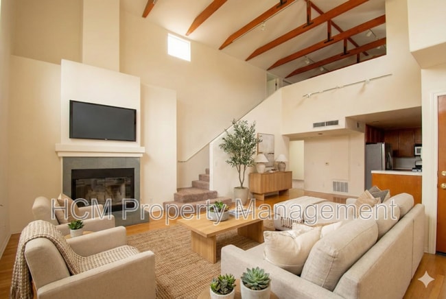 Building Photo - 710 Ocean Park Pl S