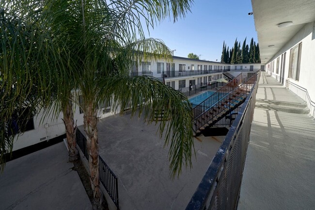 Photo - 20445 Saticoy St Unit 23