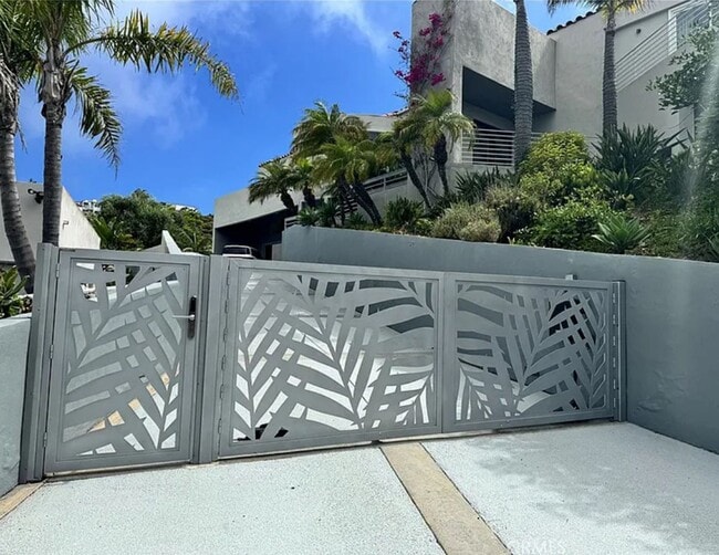 Photo - Azari PM-Juccuzi- half acre luxurious landscape-fully chic furniture - massive lot , 18 fruit tr...