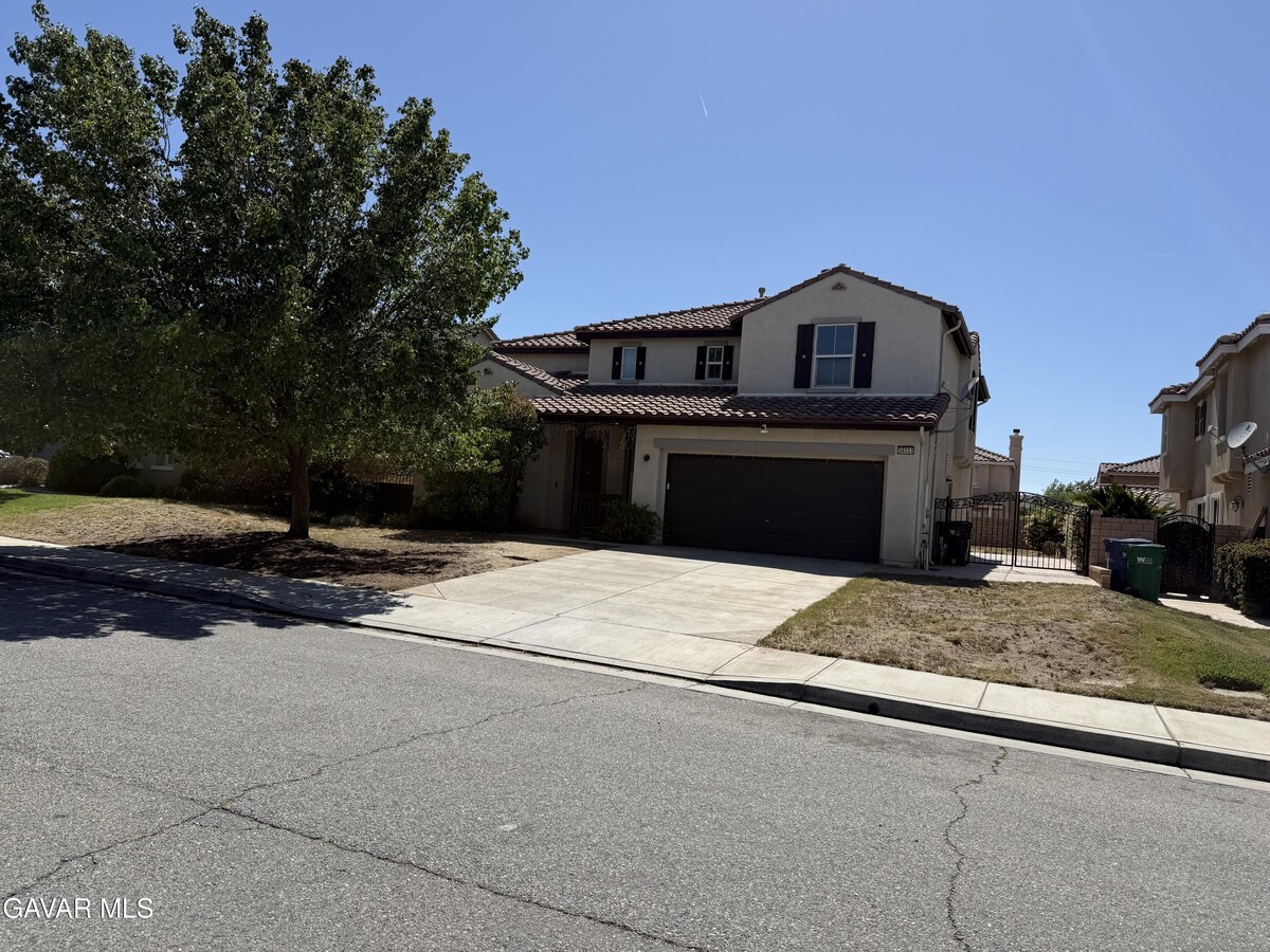 Photo - 39331 Desert Lilly Ct House