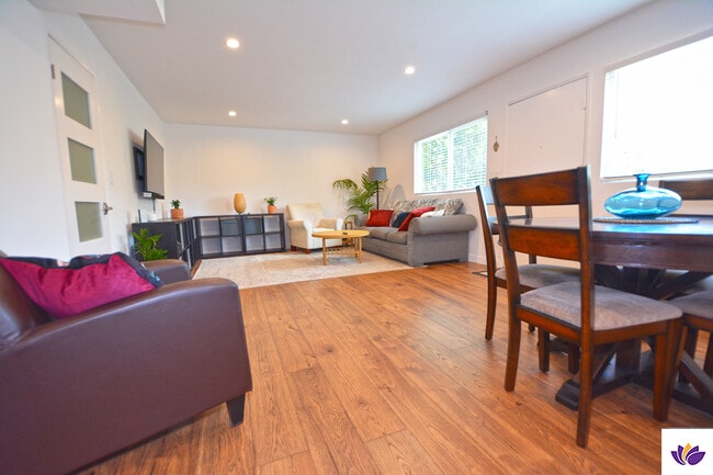 Photo - 10854 Morrison St Unit #1