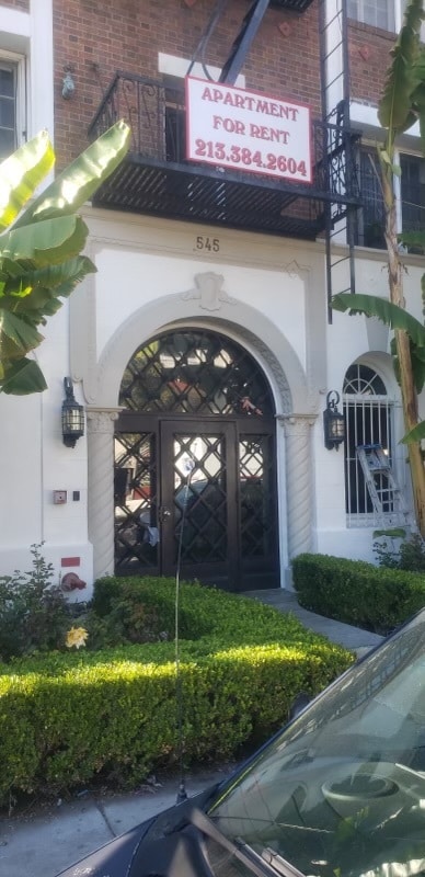 LArge Apartments - 545 S Hobart Blvd Unit 209