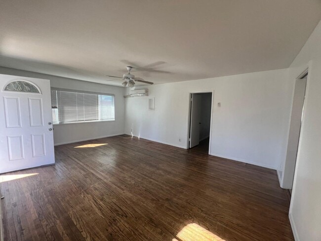 Photo - 510 S Escondido Blvd