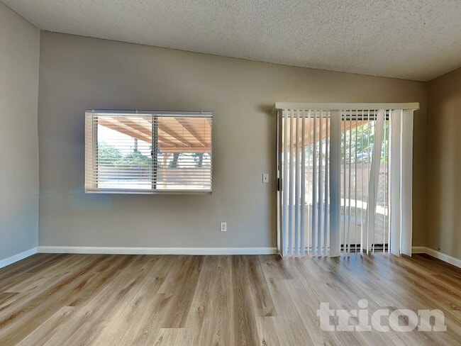 Photo - 1517 Camran Ave