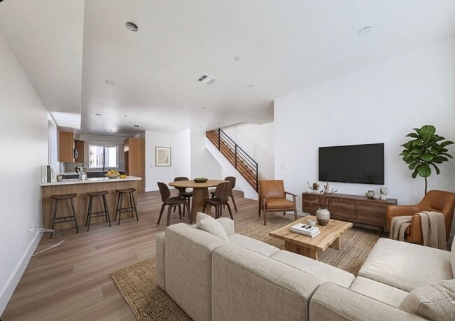 Photo - 1237 N Orange Dr Unit #1239 1/2