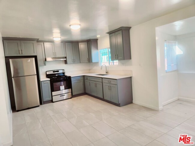 Photo - 1241 E 80th St