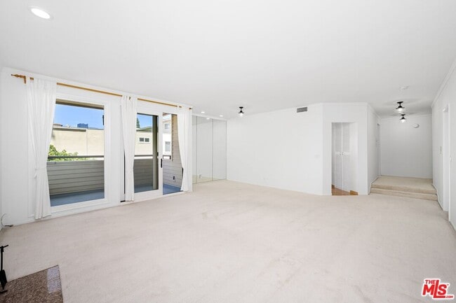 Photo - 1808 Manning Ave Unit 103