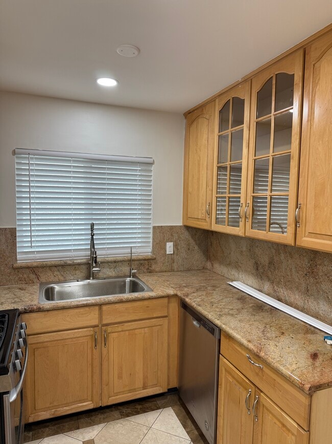 Photo - 1158 Raymond Ave