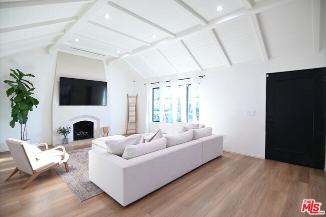 Photo - 1430 Stearns Dr