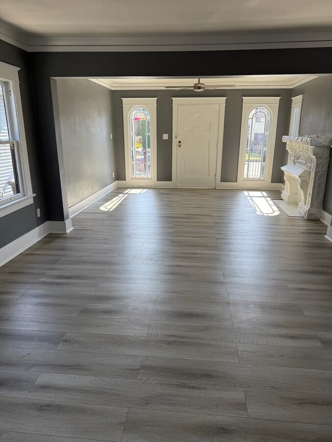 Building Photo - 3982 Brighton Ave Unit Newly Renovated 1-Bedroom Apt