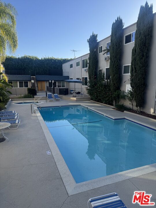 Building Photo - 976 Larrabee St Unit 225