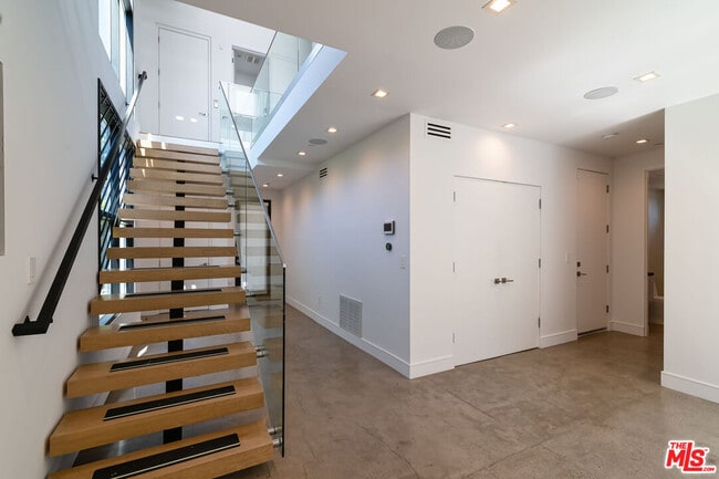 Photo - 11347 Mississippi Ave