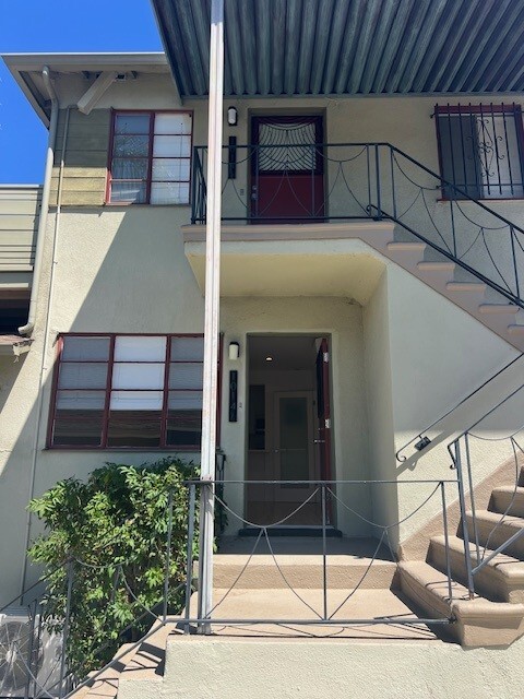 Photo - 1014 1/2 Hyperion Ave Unit 1014 12 Hyperion Ave.