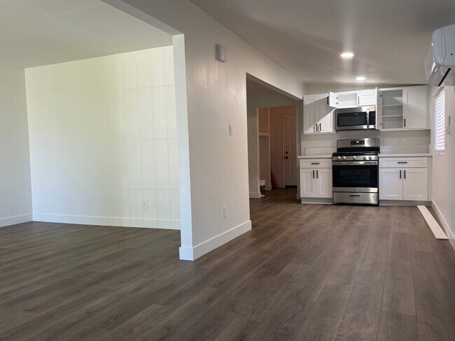 Photo - 11151 Duncan Ave Unit 11151