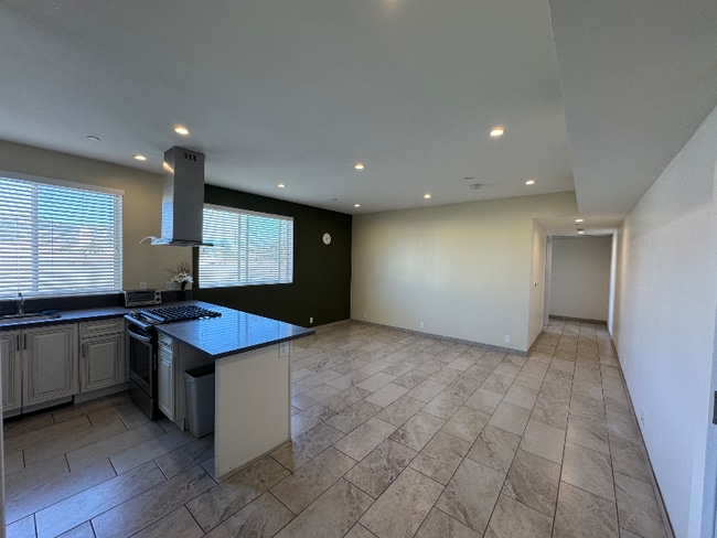 Photo - 953 Normandie Ave Unit 304