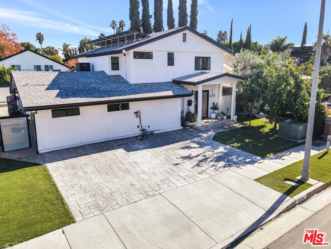 Photo - 6324 Geyser Ave