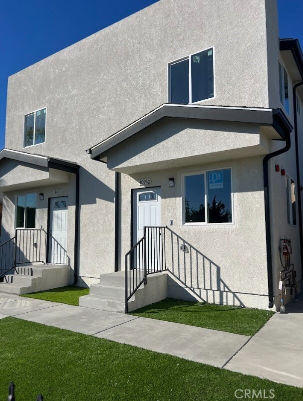 Photo - 411 E 99th St