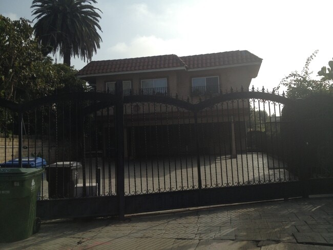 Building Photo - 11370 W Sunset Blvd