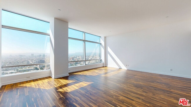 Photo - 900 W Olympic Blvd Condo Unit 30D