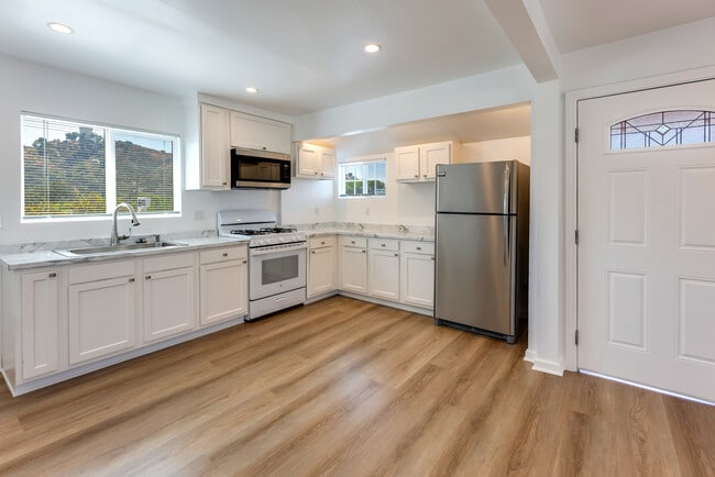 Photo - 6858 Quinton Ln