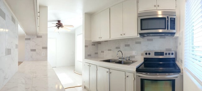Photo - 8108 Langdon Ave Unit 2