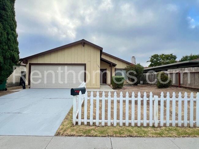 Building Photo - 11303 Kelowna Rd