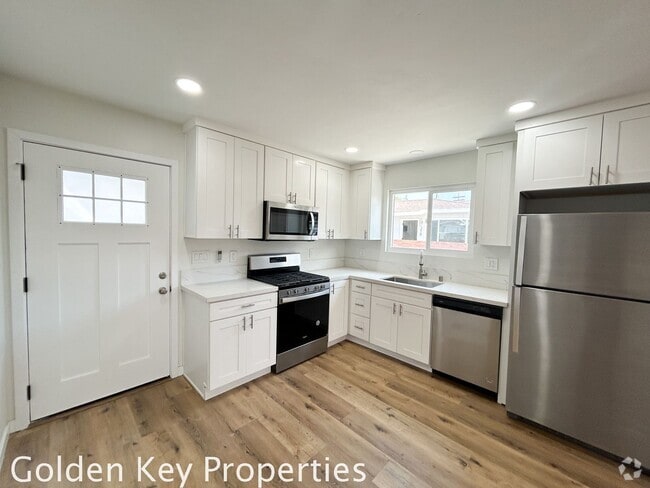 Building Photo - Welcome to your beautifully renovated sing... Unit 305 Holly St. #A Rental