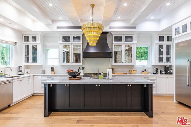 Photo - 5162 Otis Ave