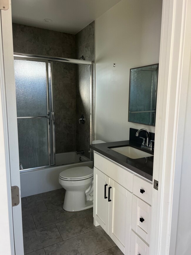 Photo - 5207 Santa Ana St