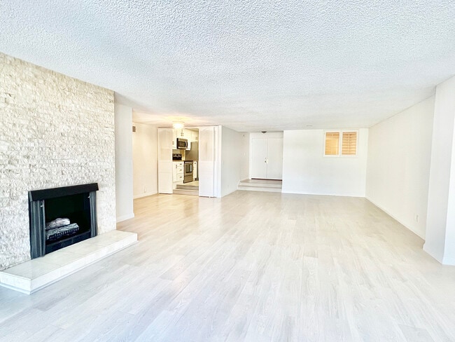 Photo - 441 N Oakhurst Dr Unit 301