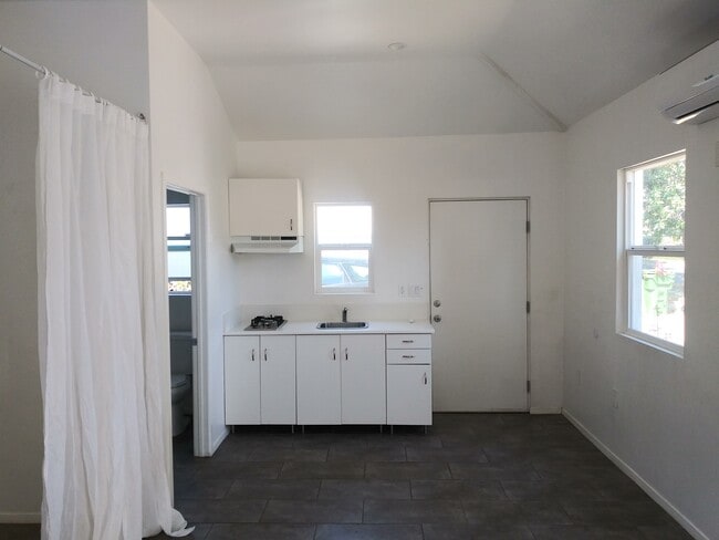 Photo - 6661 Enfield Ave