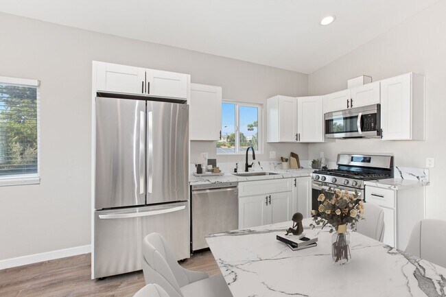 Photo - Private balcony + private patio!